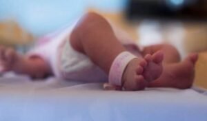 Newborn baby died while brestfeeding