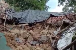 entire family died due to house collapse