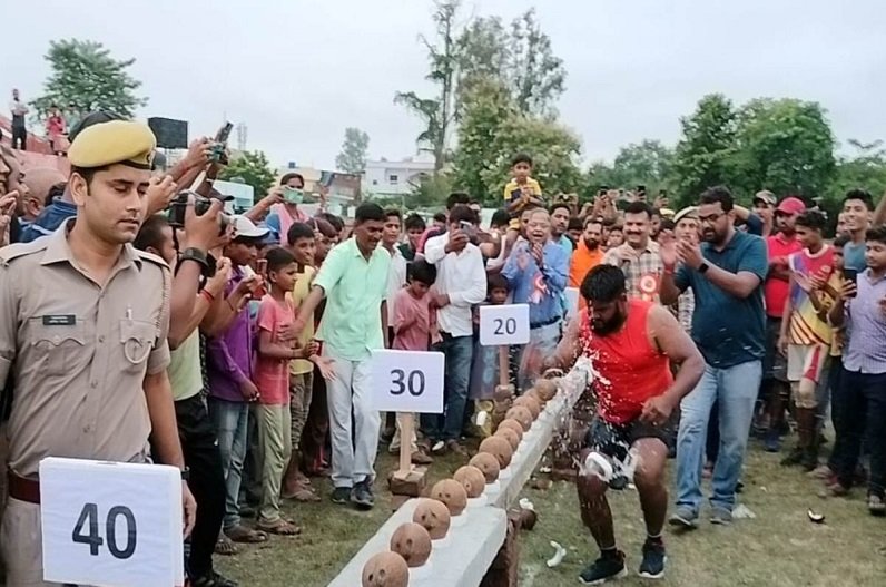 man made a record of breaking the coconut