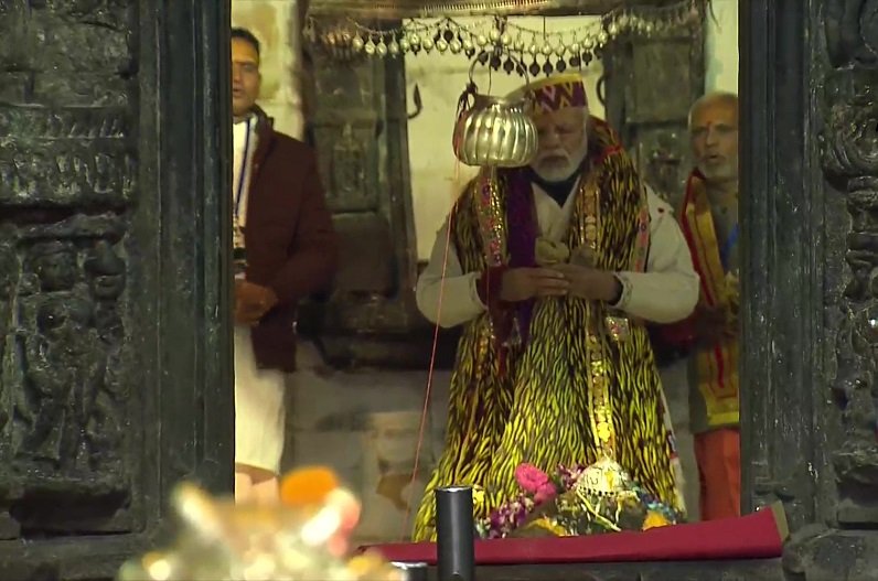 PM Modi performs puja at Kedarnath