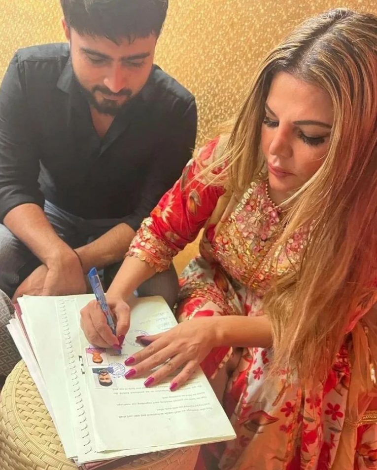 Rakhi Sawant Married to Adil Durrani 