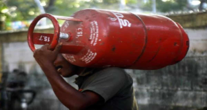 Free LPG Cylinder in Holi