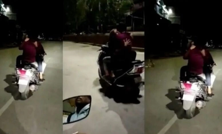 Boy Romanced With Girl On Scooty