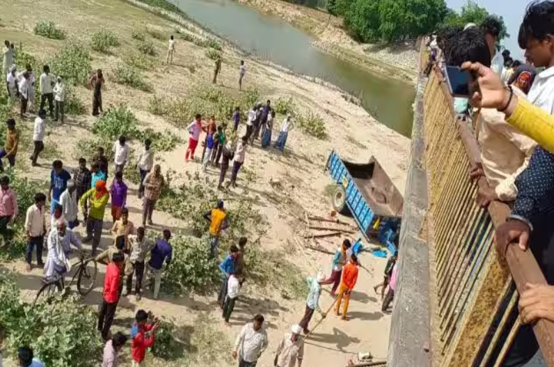 Tractor Trolly Jump on Bridge