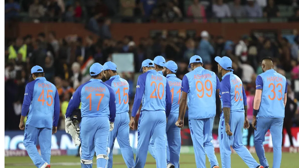 Muttiah Muralitharan Warns Team India