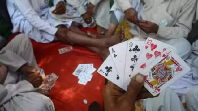 8 people arrested for gambling in Arang