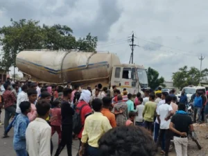 Truck crushed 4 people
