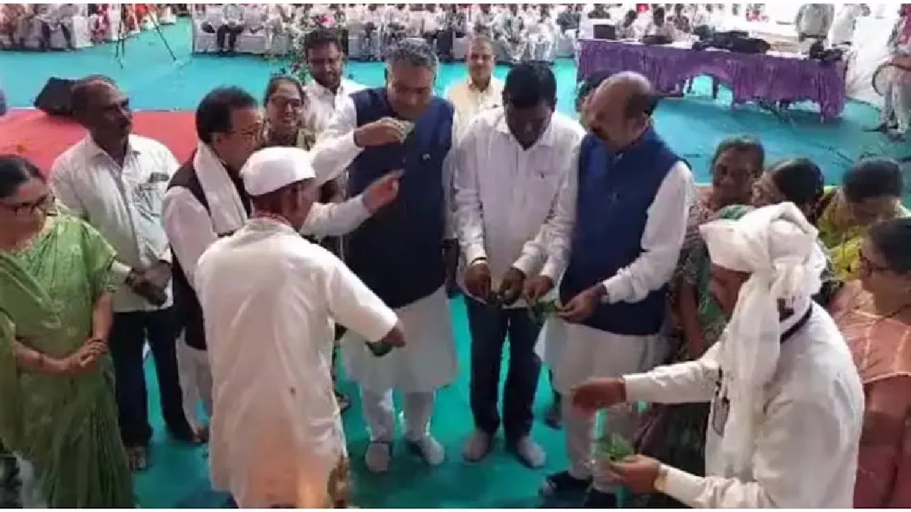 Minister Drink Liquor openly