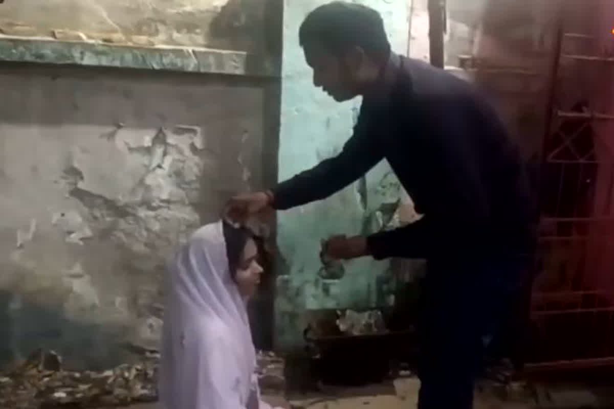 Teacher got Married with Student