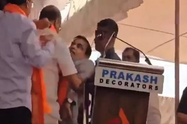 Union Minister Nitin Gadkari: सभा के दौरान बेहोश होकर नीचे गिरे केंद्रीय मंत्री, सुरक्षाकर्मी उठाकर मंच से नीचे लाया, देखें वीडियो